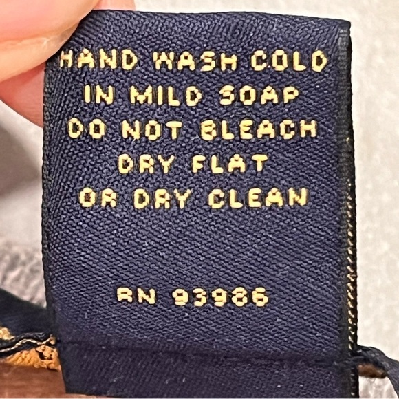 Brooks Brothers Women’s V Neck Striped Cashmere Pullover Sweater size Medium - Picture 7 of 7